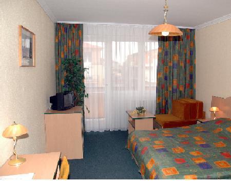 Hotel Magistern Siofok Oda fotoğraf